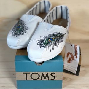 Custom painted TOMS by Blake Barash size 9 white
